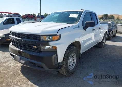 2020 Chevrolet Silverado K1500 z USA, uszkodzony, nr VIN 1GCRYAEH7LZ243048